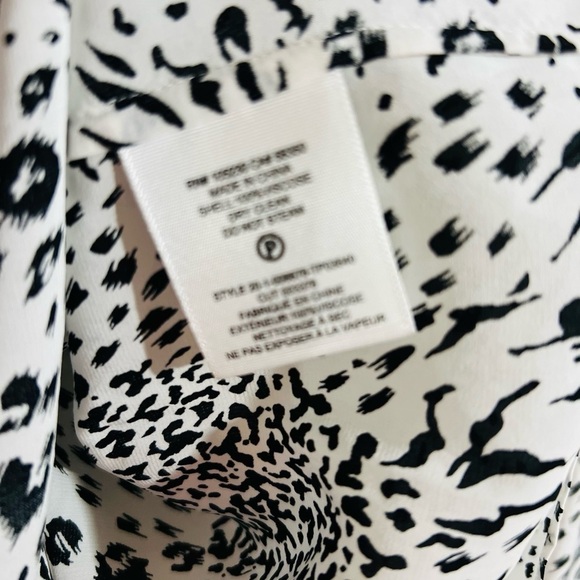 Joie Shauna Animal Print Long Sleeve Blouse in Porcelain Size M - Picture 10 of 10
